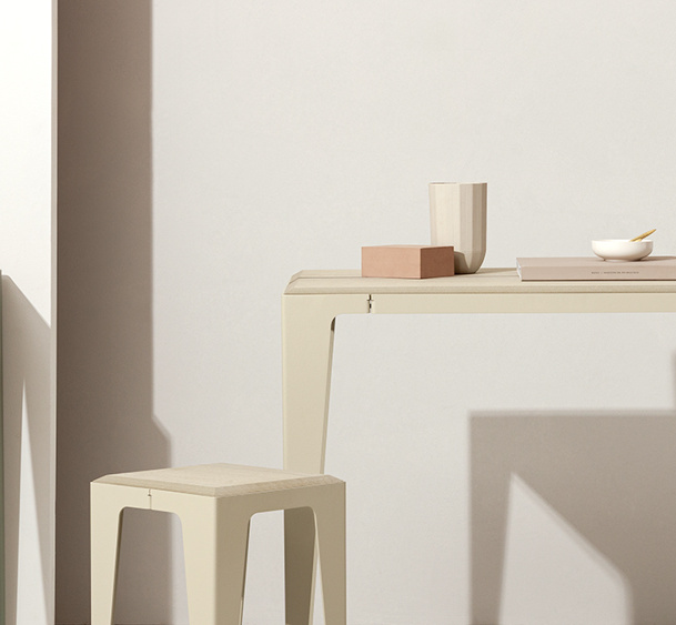 Nachhaltige Möbelstücke Nachhaltige Möbelstücke in gedeckten Farben